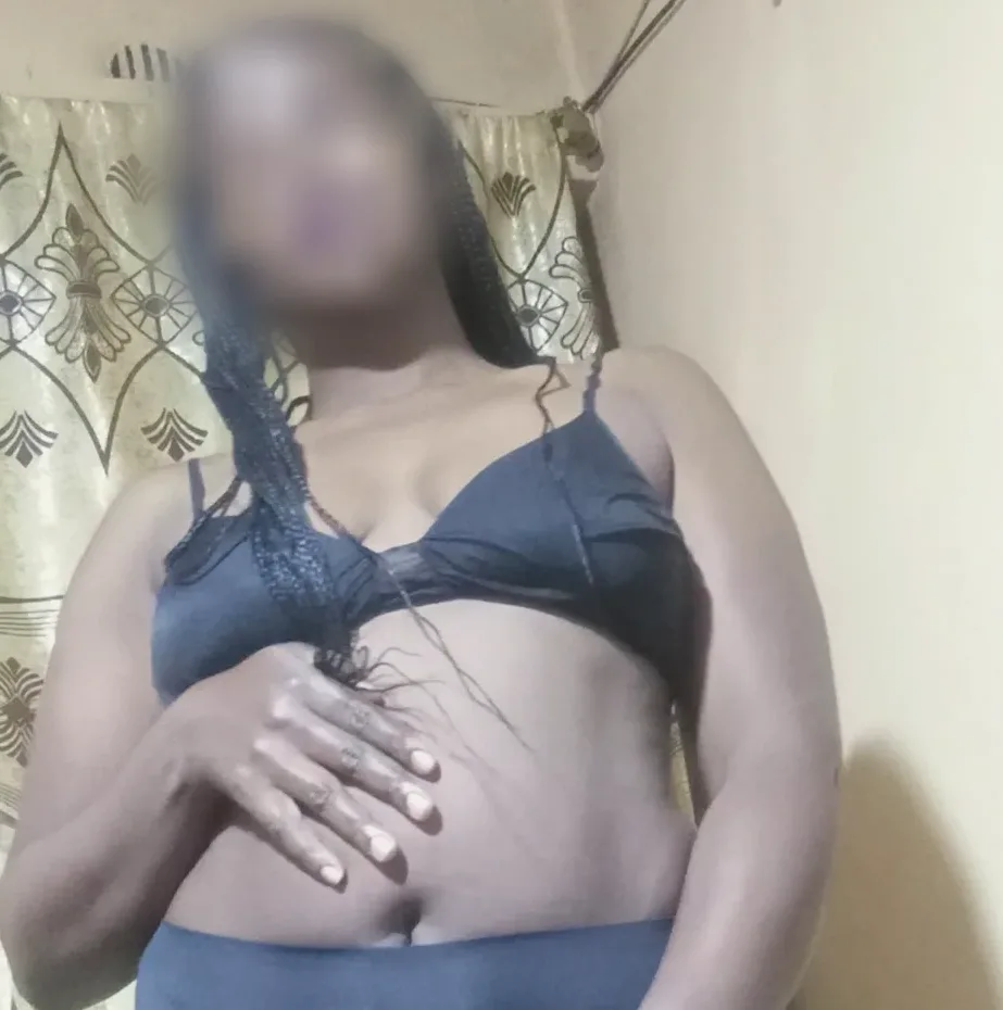 Aroa, 32 años